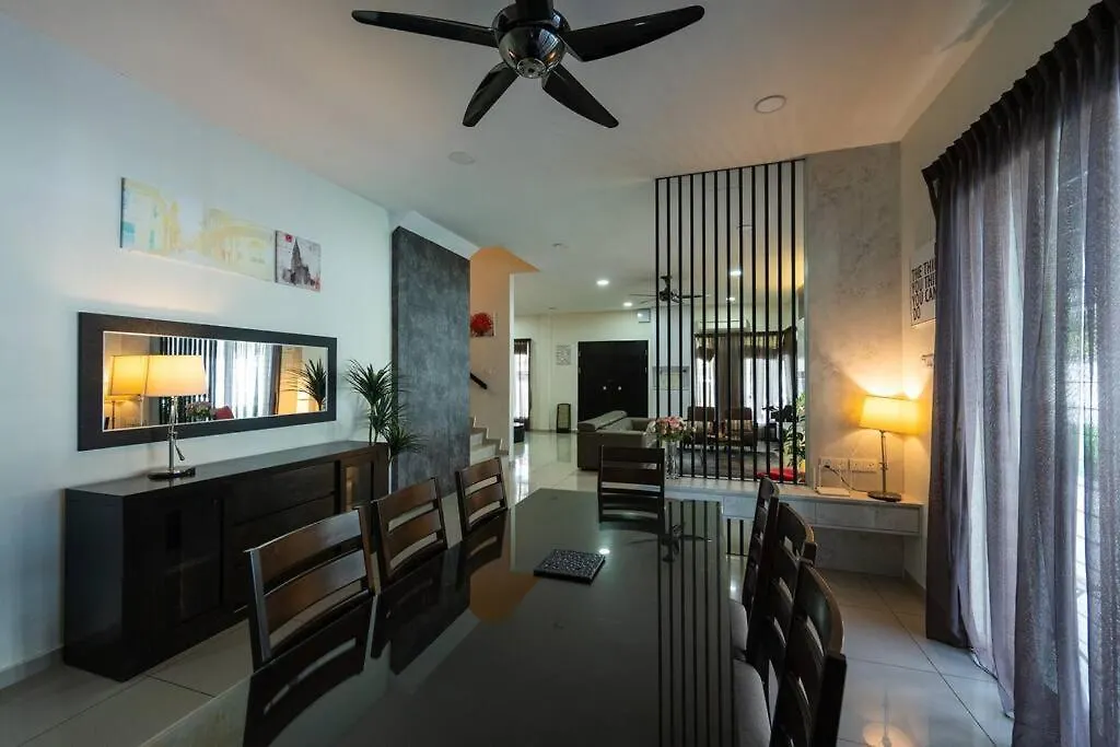 Cloclo Villa Malacca