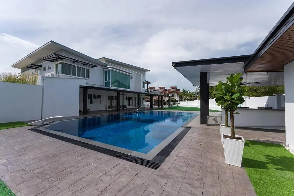 Cloclo Villa Malacca